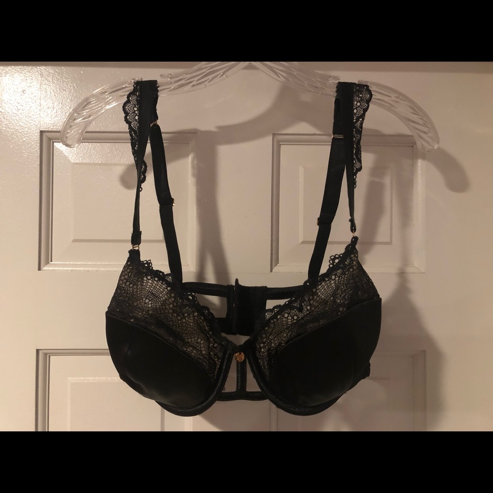 Black cacique 40d bra with lace and strap detail